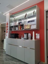 -新蝶变皮肤管理中心