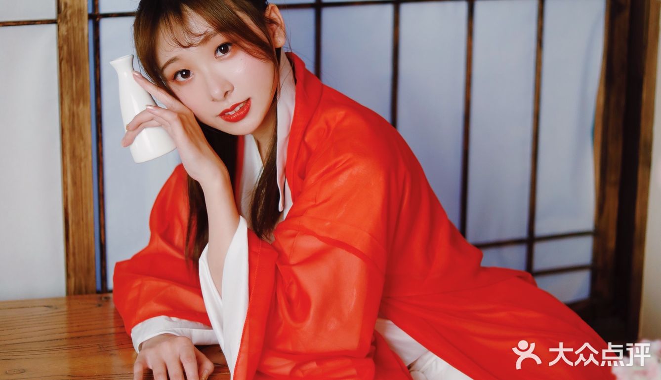 魔都探店│比网红展还好拍？神仙摄影棚了解一下