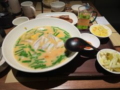 -荣家黄鱼面(前滩太古里店)