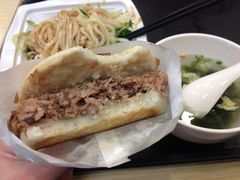肉夹馍-魏家凉皮(曼哈顿店)
