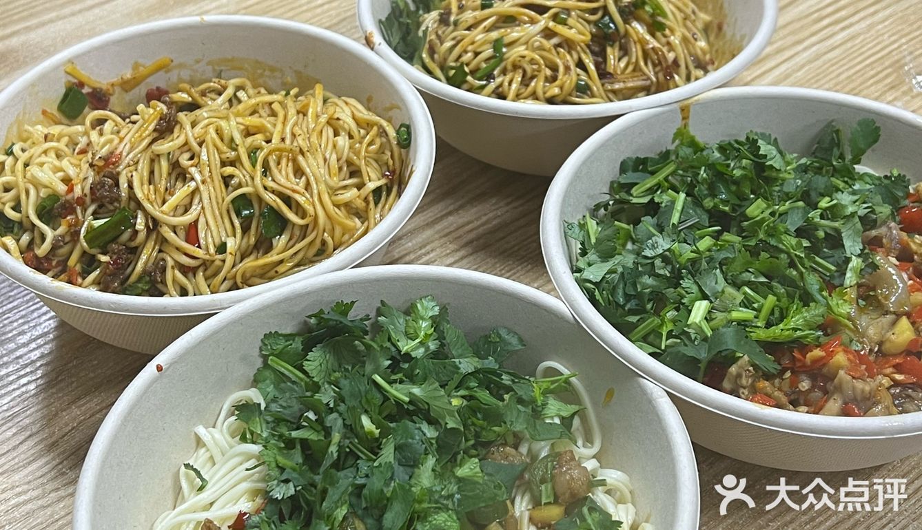 全场最佳南瓜汤，冰冰凉很解腻。0元玩转这座城