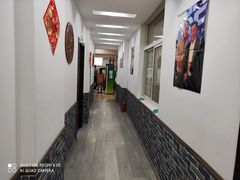 -茸梅路右拐龙虾-农家菜(松江店)