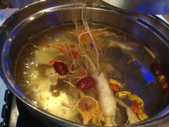 -千岛蚝高压锅生蚝·人参火锅(白云万达店)