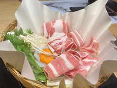 -枝魯枝魯自助料理