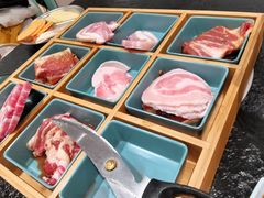 -烤路里·韩国品质自助烤肉(石路天虹4号店)