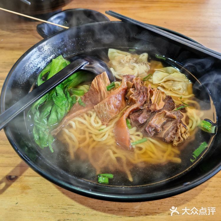 港式云吞面体验-久记牛腩云吞面