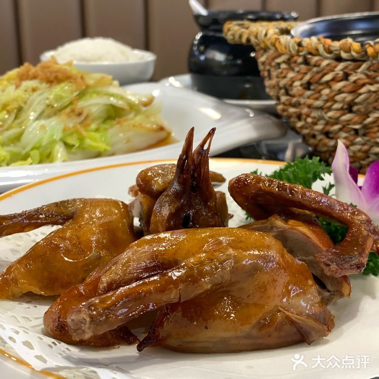 跟老广食粤菜，这只红烧乳鸽阿妈都话好🕊️👍🏻