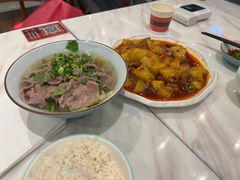 -犇逸·乐山跷脚牛肉·四川现炒(览海店)