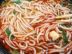 -鸿浩扒猪脚米线