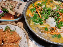 -山城外·非遗酸菜鱼(新都汇融店)
