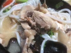 -蒙自源米线大王(东站店)