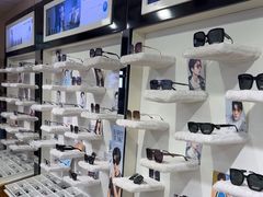 -MiRi眼镜·蔡司·星趣控·尼康控优点视觉合作店(南京东路店)