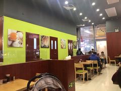 大堂-吉祥馄饨(虹桥火车站店)