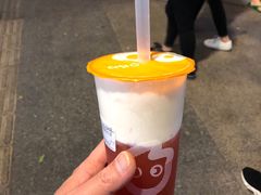 奶霜草莓果茶-CoCo都可(惠福店)