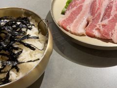 -围炉肉舍•炭烤活鳗•丹东海鲜烤肉(步行街店)