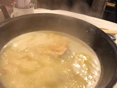 -鲜入围煮花胶鸡海鲜火锅