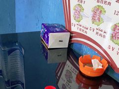 -烤肉小伙烤肉店