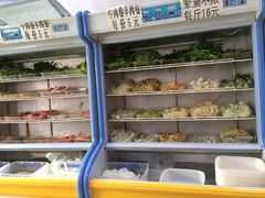 自助取餐区-不起眼麻辣烫凉皮店
