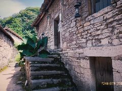 -高荡千年布依古寨旅游景区
