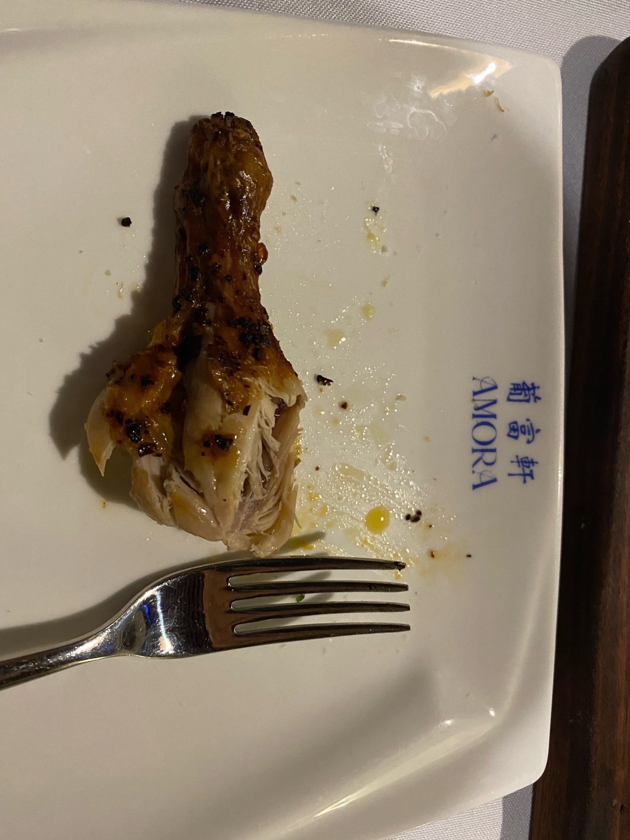 烤鸡非常好吃,和我在巴黎吃的非洲鸡一样美