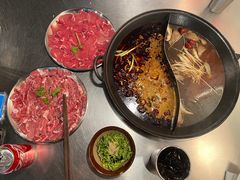 -鹿鸣山草本茶香火锅(园西路店)