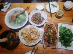 小白菜豆腐汤-老滇山寨•云南特色菜•地方菜•民族风情歌舞表演(金碧店)