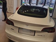 -TESLA 特斯拉(上海太古汇体验店)