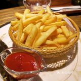 上水和餐具也偏慢 推荐「英式炸薯条」