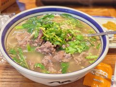 -云阿蛮云南生烫牛肉米线(奉贤路店)