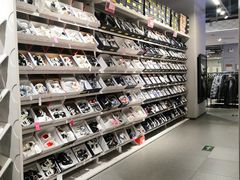 -唯品会(北京国瑞城店)