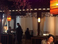 -荷塘秋月·本帮江浙菜(国权路店)