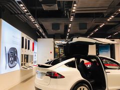 -TESLA 特斯拉(上海太古汇体验店)