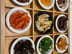九宫格玲珑前菜-新仙清汤牛腩(铜锣湾店)