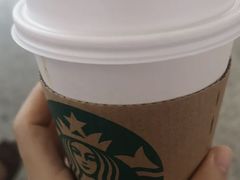 热浓郁拿铁-星巴克(广州南站A18检票口楼上)