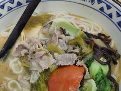 -蒙自源米线大王(信利城市广场店)