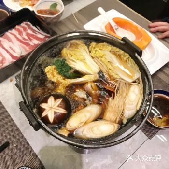 很多菜都挤满了芝士，吃多有点腻哦