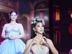 -金东尼人妖秀