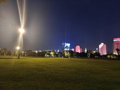 -万绿园