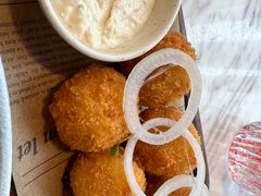 培根薯丸子配蟹肉三文鱼蛋黄酱-G+KITCHEN(龙湖狮山天街店)