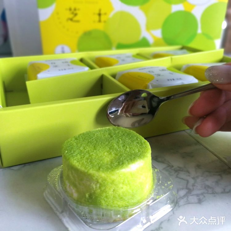 好利来27周年 | 十块钱买到三盒网红甜品