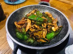 擂辣椒烧手撕鸡-吃饭皇帝大土家民族菜(正大广场店)