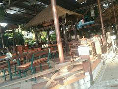 -Green Tree Rest. & Pub
