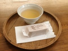 凤梨酥-微热山丘(台北民生公园门市店)