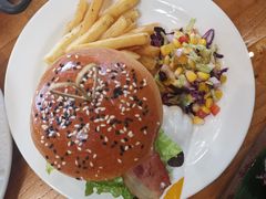 -more than meow吴止猫主题餐厅(承德 中船汇店)