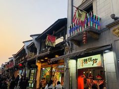 -吴山路夜市