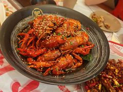 -肥肥虾庄·金牌油焖大虾(汉口城市广场店)