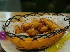 -汽车博物馆主题餐厅