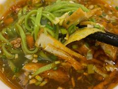 菠菜面-令氏家外家周秦食府(高新店)