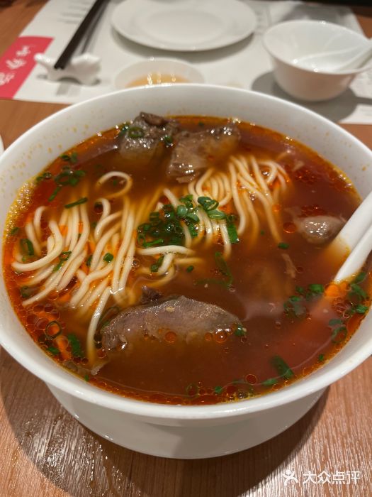 鼎泰丰(德基广场店)红烧牛肉汤面图片