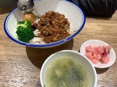 红藜麦卤肉饭-村外有星光小食铺(解放碑1089店)
